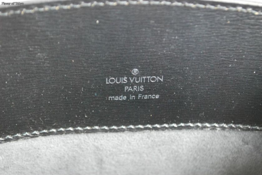 Authentic LOUIS VUITTON LV Black Epi Leather CLUNY Bucket Shoulder Bag 
