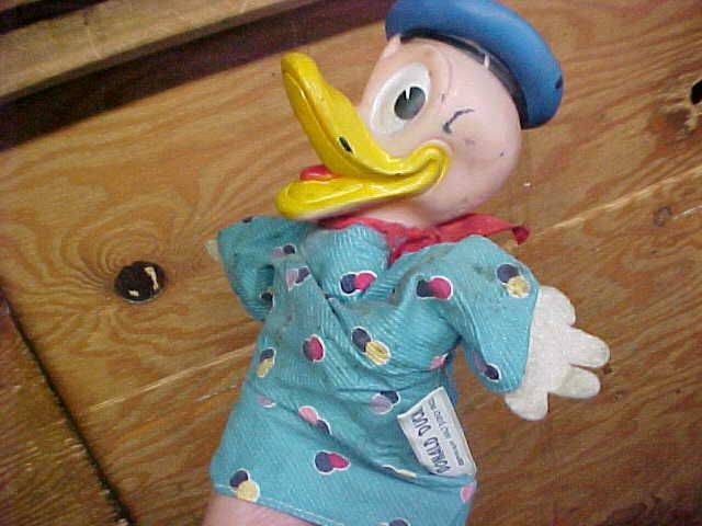 Vintage Donald Duck hand puppet disney Walt Gund mfg co rare toy 